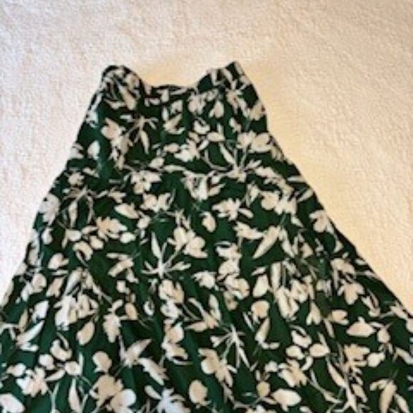 Lane Bryant Poplin Pull-On Maxi Skirt, green floral, size 22/24 - Picture 4 of 5